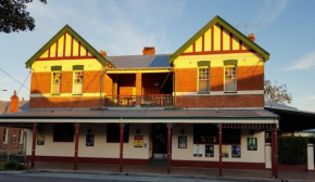 Maclean Hotel